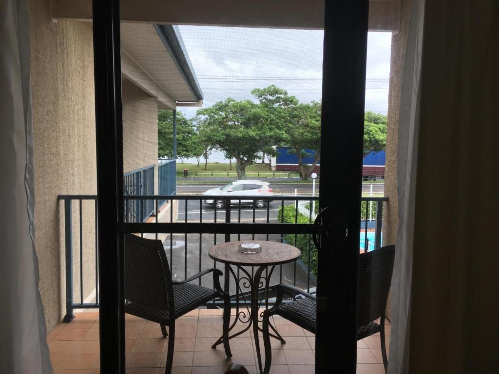 Balcony Queen Room at Lakeview Motor Inn, Belmont South NSW