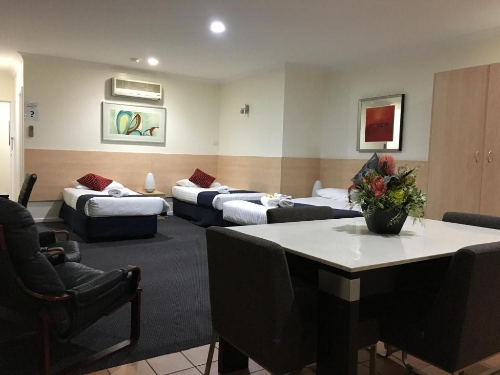 Family Room at Lakeview Motor Inn, Belmont South NSW